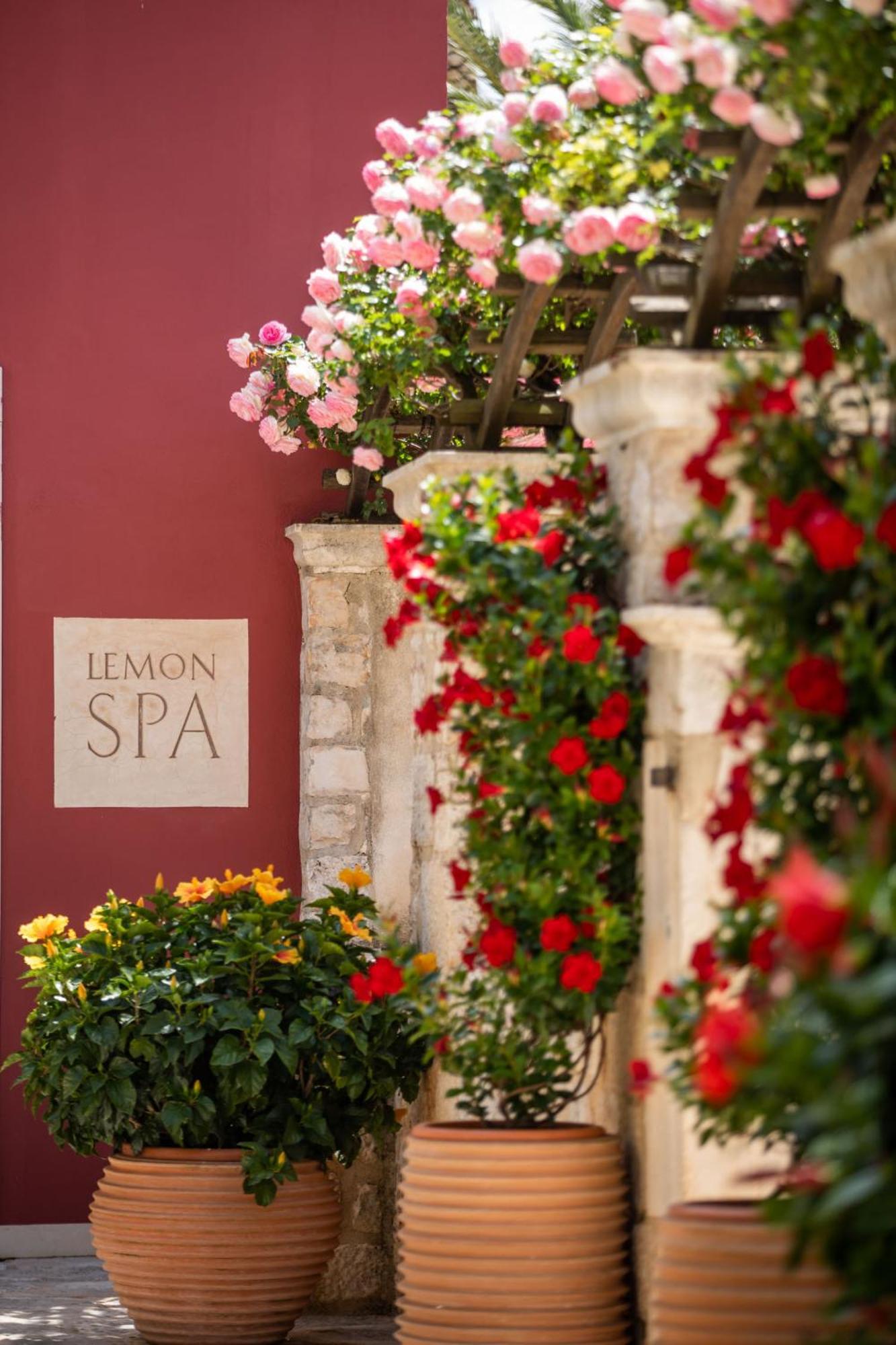 Hotel Lemongarden - Adults Only Sutivan Kültér fotó