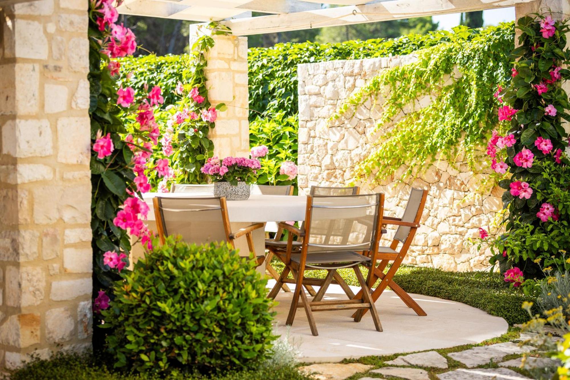Hotel Lemongarden - Adults Only Sutivan Kültér fotó